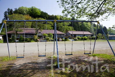 B旧上岡小学校(茨城県大子町)5月.jpg