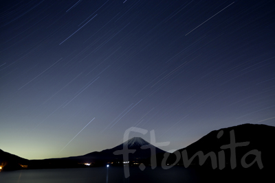 B星空、本栖湖からの富士山.jpg