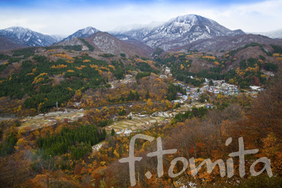 B1新雪の秋山郷.jpg